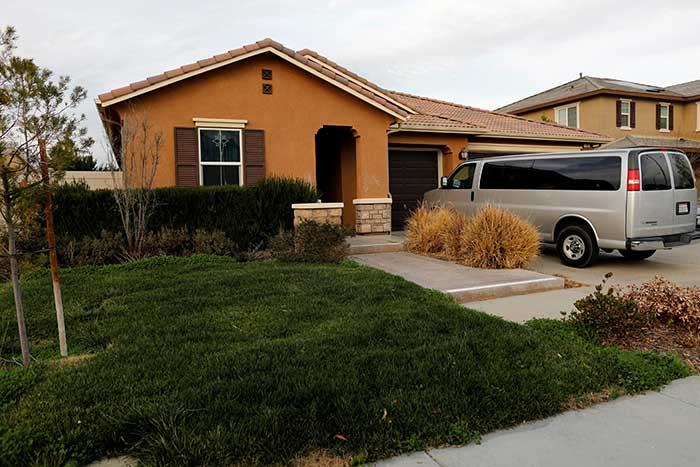 2018-01-16T020307Z_1_LYNXMPEE0F024_RTROPTP_4_CALIFORNIA-HOSTAGES.JPG
