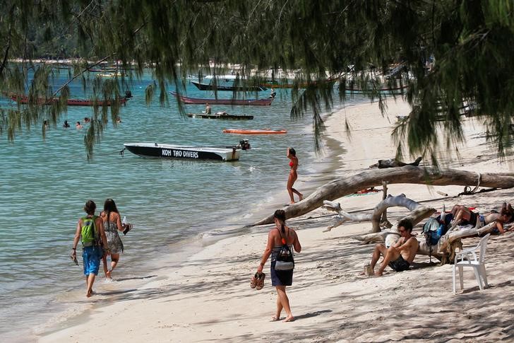 2018-01-16T131004Z_2_LYNXMPEE0F099_RTROPTP_3_THAILAND-TOURISM-DEATH.JPG