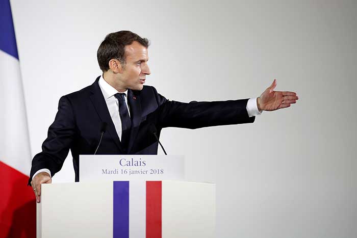 2018-01-16T152000Z_1_LYNXMPEE0F135_RTROPTP_4_EUROPE-MIGRANTS-CALAIS-MACRON.JPG