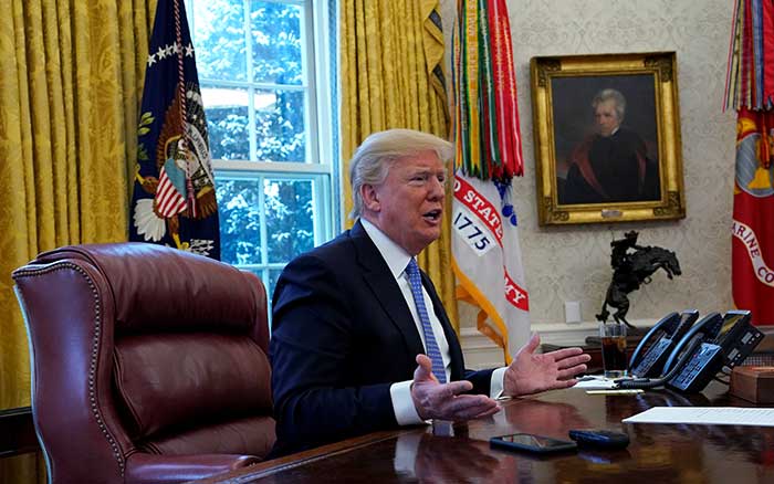 2018-01-17T200340Z_1_LYNXMPEE0G1PL_RTROPTP_4_USA-TRUMP.JPG