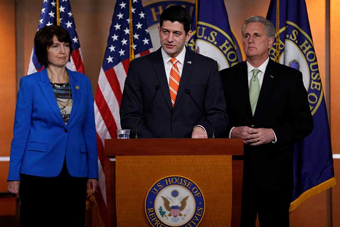 2018-01-18T111255Z_1_LYNXMPEE0H0TC_RTROPTP_4_USA-CONGRESS-SHUTDOWN.JPG