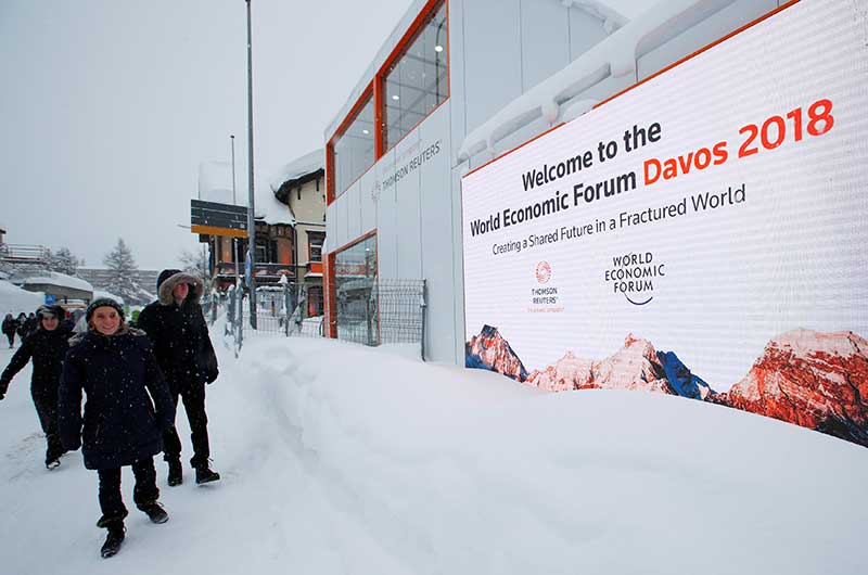 2018-01-21T201208Z_2_LYNXMPEE0K0UK_RTROPTP_4_DAVOS-MEETING.JPG