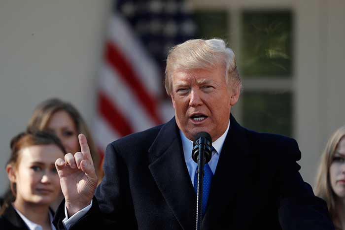 2018-01-22T035558Z_1_LYNXMPEE0L084_RTROPTP_4_USA-ABORTION-TRUMP.JPG