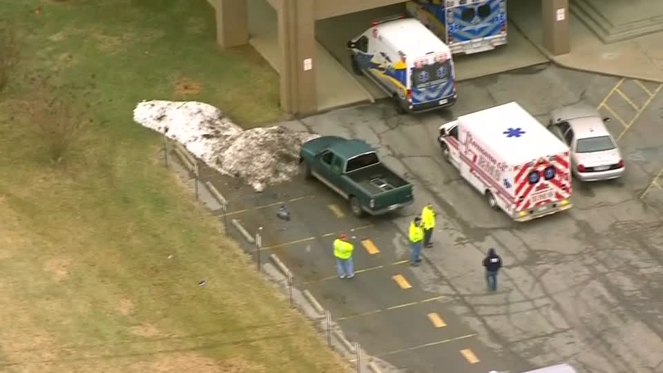 2018-01-23T195438Z_3_LOP000JRX0K1B_RTRMADP_BASEIMAGE-960X540_KENTUCKY-SHOOTING.JPG