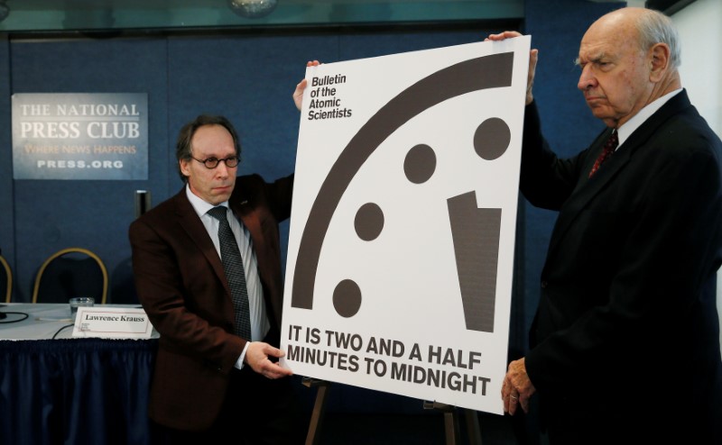 2018-01-25T165004Z_1_LYNXMPEE0O1C9_RTROPTP_3_SCIENCE-DOOMSDAYCLOCK.JPG
