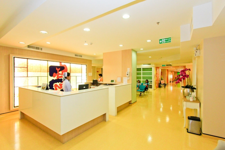 GI Center Vejthani Hospital Bangkok.jpg