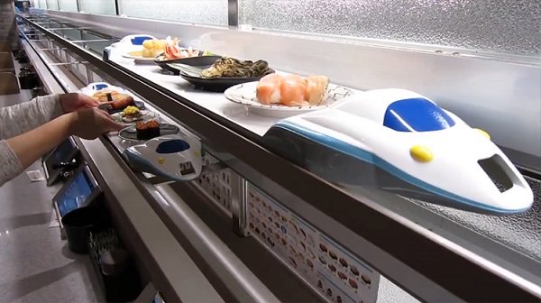 sushitrain.jpg.d4df6da297e8a3366e2779a526093336.jpg