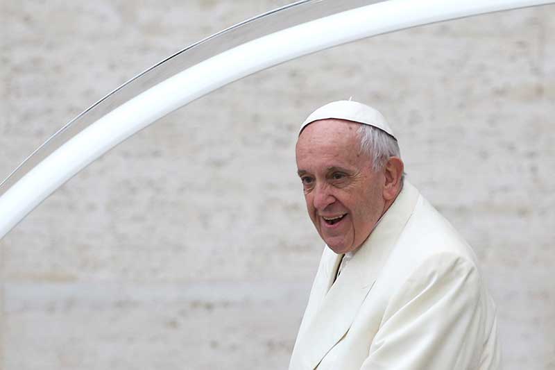 2018-02-01T232200Z_1_LYNXMPEE103IP_RTROPTP_4_POPE-CHINA.JPG