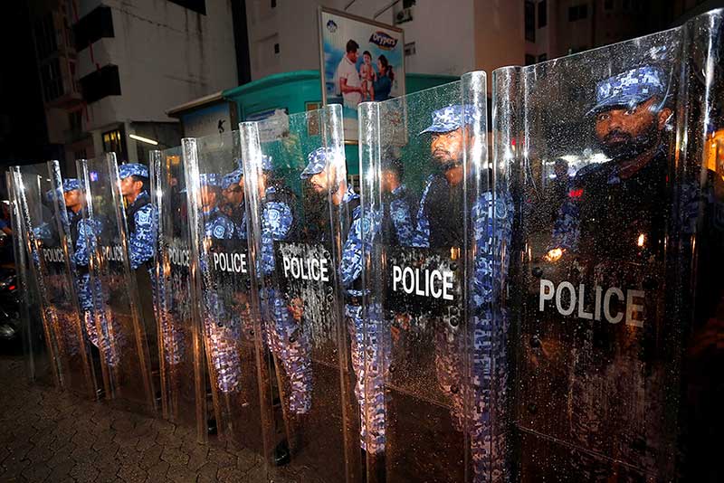 2018-02-05T225729Z_2_LYNXMPEE141IW_RTROPTP_4_MALDIVES-POLITICS.JPG