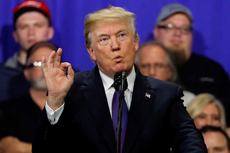 2018-02-06T021416Z_1_LYNXMPEE1505M_RTROPTP_4_USA-TRUMP.JPG