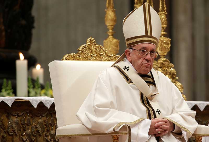 2018-02-06T060600Z_1_LYNXMPEE150CE_RTROPTP_4_POPE-MASS.JPG