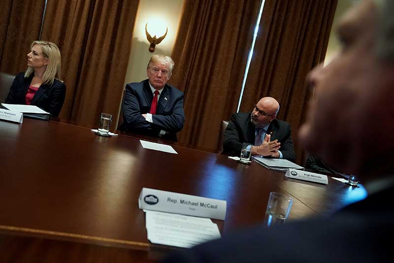 2018-02-06T223425Z_1_LYNXMPEE151YH_RTROPTP_4_USA-TRUMP.JPG