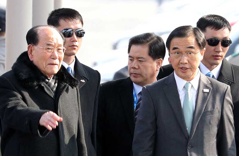 2018-02-09T062510Z_1_LYNXMPEE180C2_RTROPTP_4_OLYMPICS-2018-NORTHKOREA-ARRIVAL.JPG