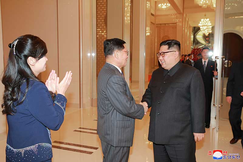2018-02-13T215157Z_1_LYNXNPEE1C1Z3_RTROPTP_4_OLYMPICS-2018-NORTHKOREA.JPG