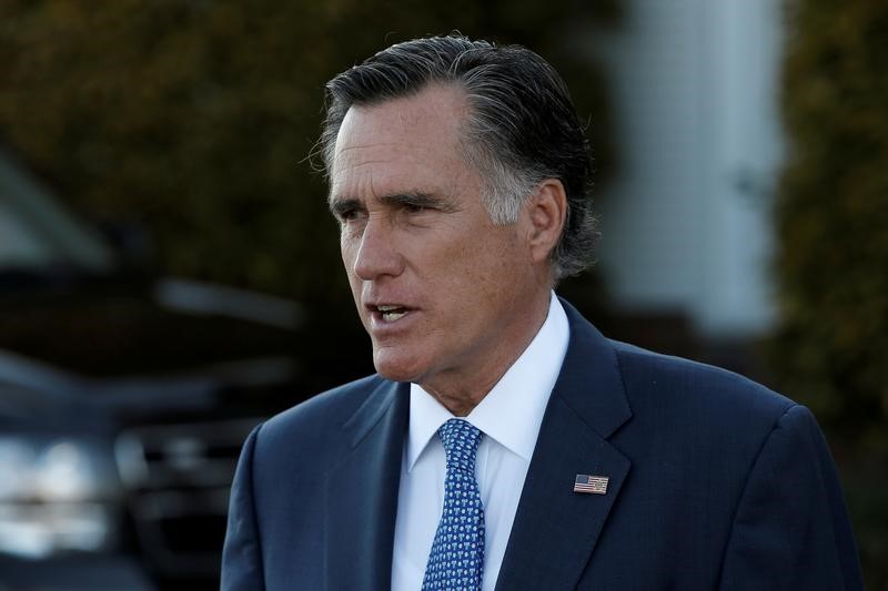 2018-02-14T180335Z_1_LYNXNPEE1D1R5_RTROPTP_3_USA-POLITICS-ROMNEY.JPG