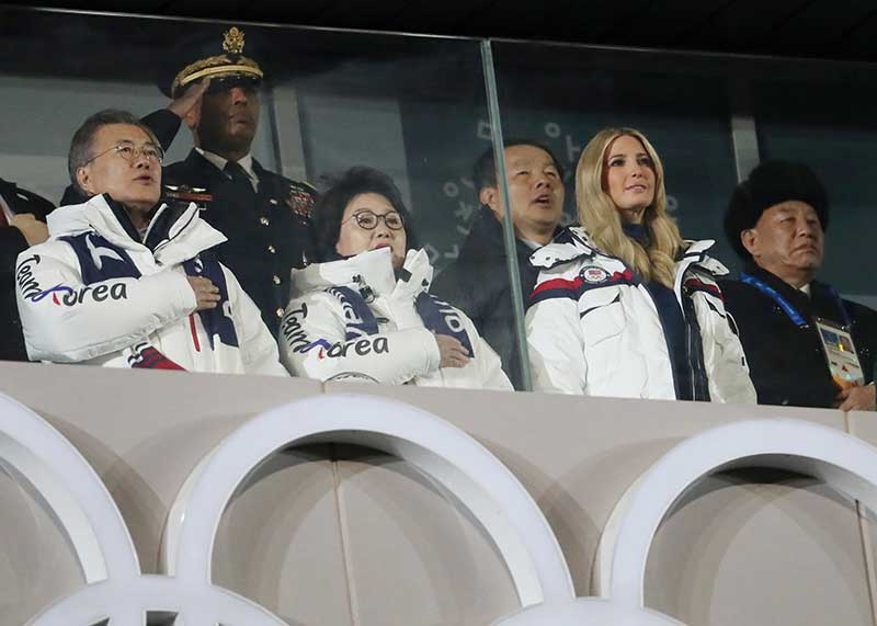 2018-02-25T184005Z_1_LYNXNPEE1O0UJ_RTROPTP_4_OLYMPICS-2018-CLOSING.JPG