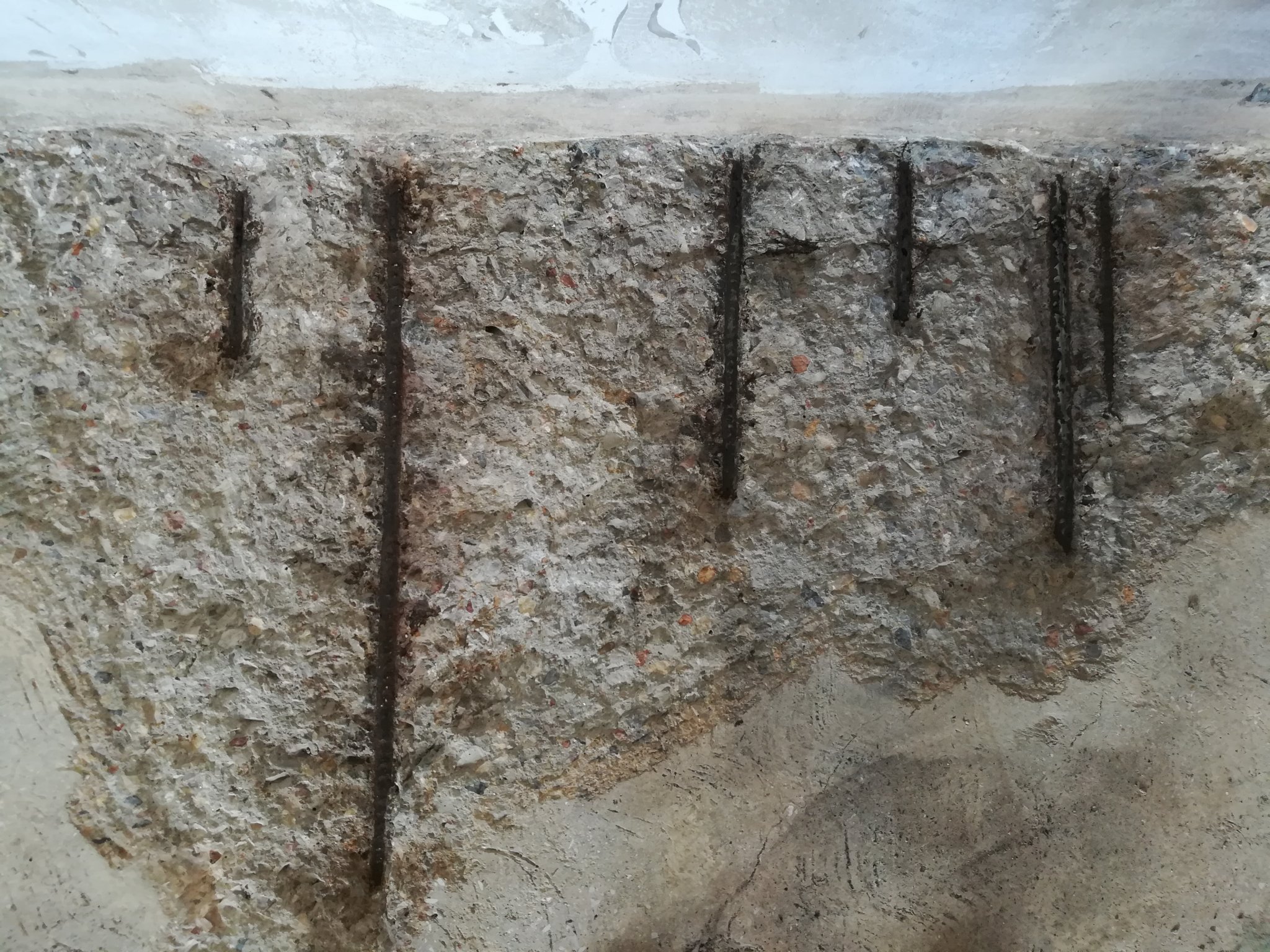 ConcreteSpalling.thumb.jpg.b37ea9a490e8b413d19bcdc26b58c98c.jpg