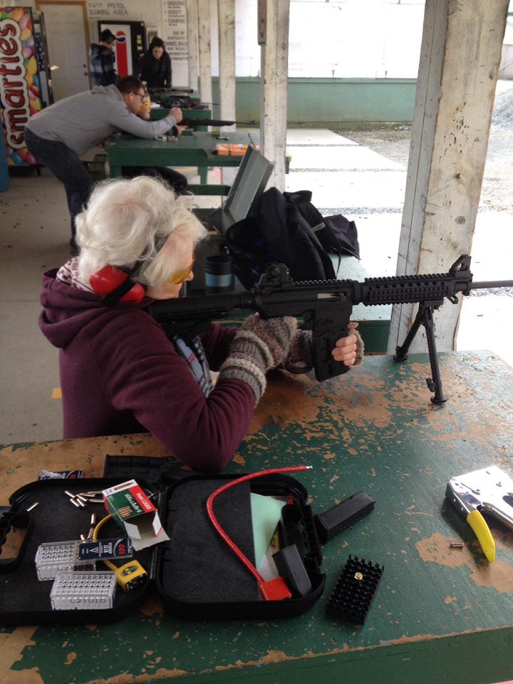 Granny-2.jpg.09d2e5c4107fc40415c28c5ca2995fcf.jpg