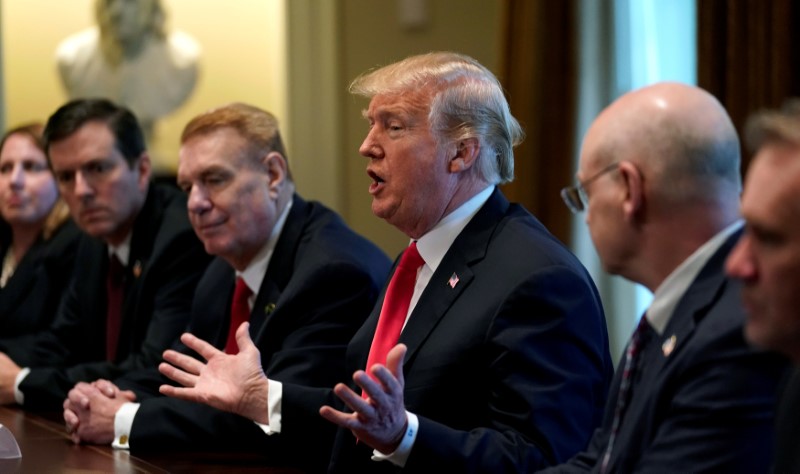 2018-03-05T180614Z_2_LYNXMPEE241L6_RTROPTP_3_USA-TRADE-TRUMP.JPG