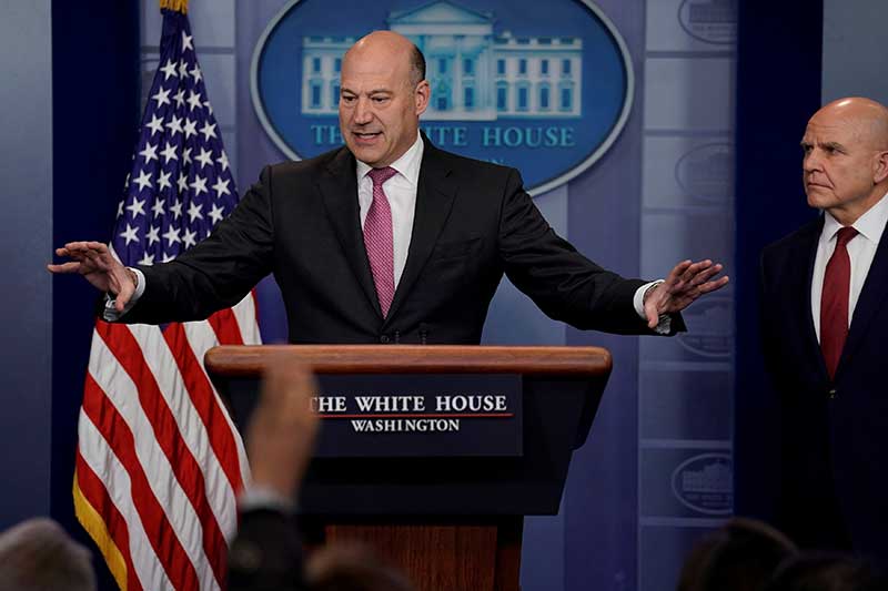 2018-03-06T231514Z_1_LYNXNPEE2520J_RTROPTP_4_USA-TRUMP-COHN.JPG