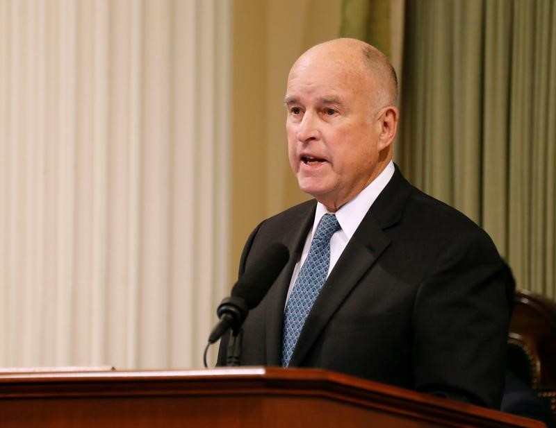 2018-03-07T202228Z_1_LYNXNPEE261XH_RTROPTP_3_CALIFORNIA-GOVERNOR-SPEECH.JPG