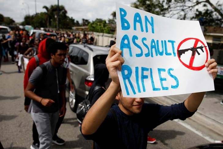 2018-03-08T110947Z_1_LYNXNPEE270YR_RTROPTP_3_USA-GUNS-FLORIDA.JPG