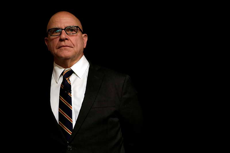 2018-03-16T020514Z_1_LYNXNPEE2F040_RTROPTP_4_USA-TRUMP-MCMASTER.JPG