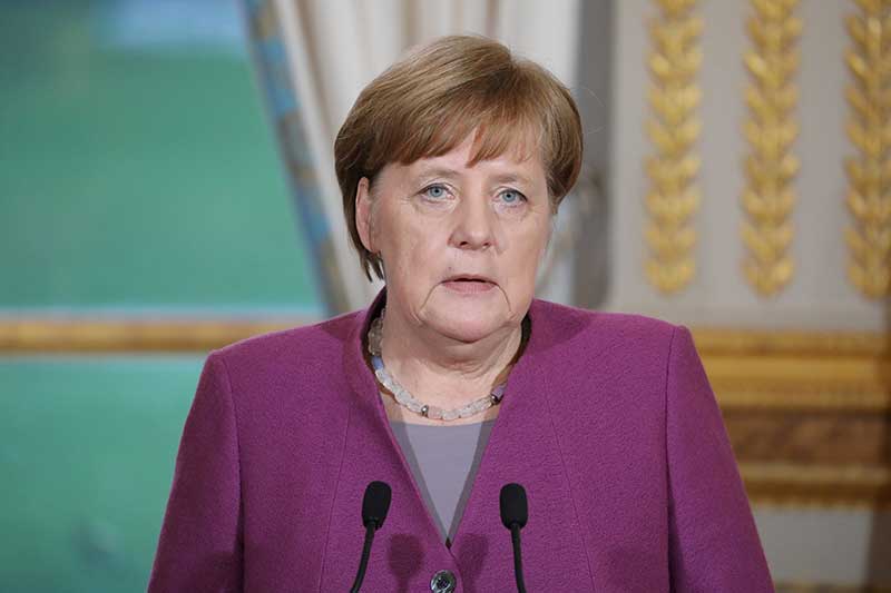 2018-03-18T230405Z_1_LYNXMPEE2H0TW_RTROPTP_4_FRANCE-GERMANY-MACRON-MERKEL.JPG