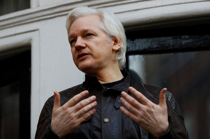 2018-03-27T124623Z_1_LYNXMPEE2Q11A_RTROPTP_3_ECUADOR-SWEDEN-ASSANGE.JPG
