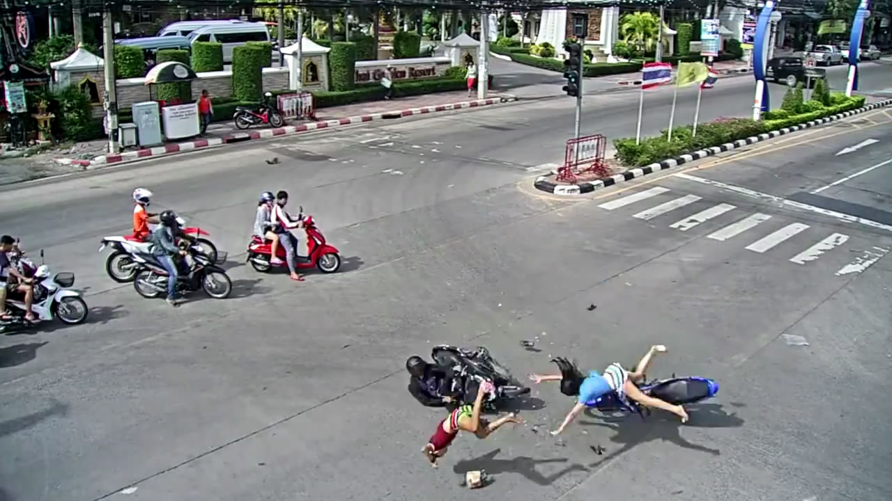 5a98c1444750a_Video_RentingamotorbikeinPattaya_Watchthisfirst.....-PattayaNews-ThailandVisaForumbyThaiVisa_TheNation.mp4_snapshot_01.35_2018_03.02_10.04_03.jpg.565a0d826d40f524744a98c160cc0fed.jpg