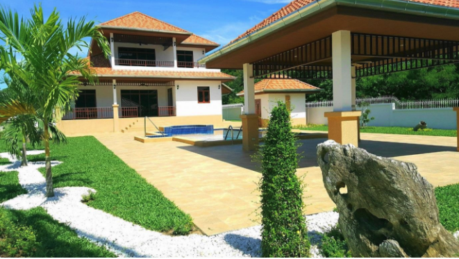 manora-village.png