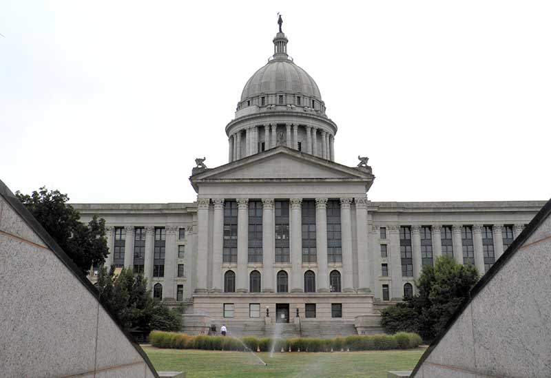 2018-04-02T132115Z_1_LYNXNPEE310O4_RTROPTP_4_OKLAHOMA-EDUCATION.JPG