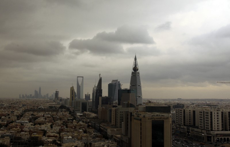2018-04-04T175954Z_2_LYNXNPEE331OC_RTROPTP_3_SAUDI.JPG