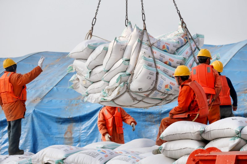 2018-04-04T201957Z_29_LYNXNPEE330Q5_RTROPTP_3_USA-TRADE-CHINA-SOYBEANS.JPG