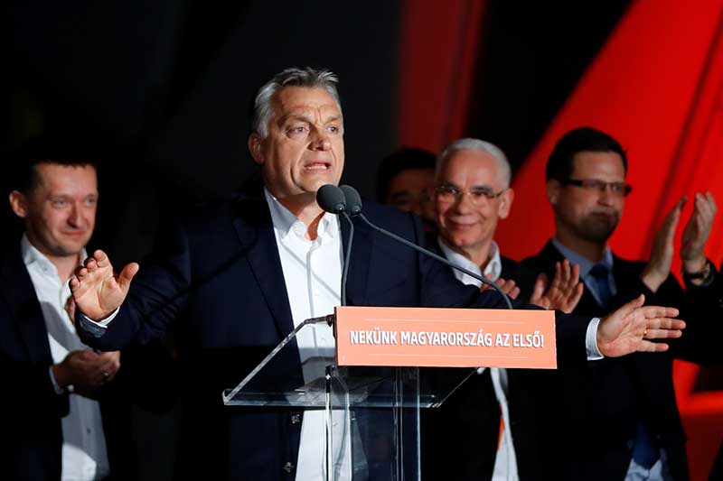 2018-04-08T215403Z_1_LYNXMPEE370VS_RTROPTP_4_HUNGARY-ELECTION-SUPPORTERS-ORBAN.JPG