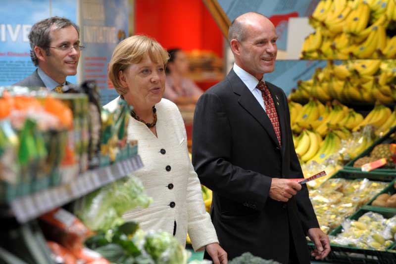 2018-04-10T213222Z_1_LYNXMPEE391VY_RTROPTP_3_GERMANY.JPG
