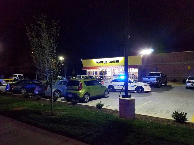 2018-04-22T231032Z_2_LYNXMPEE3L0JE_RTROPTP_4_USA-TENNESSEE-SHOOTING.JPG