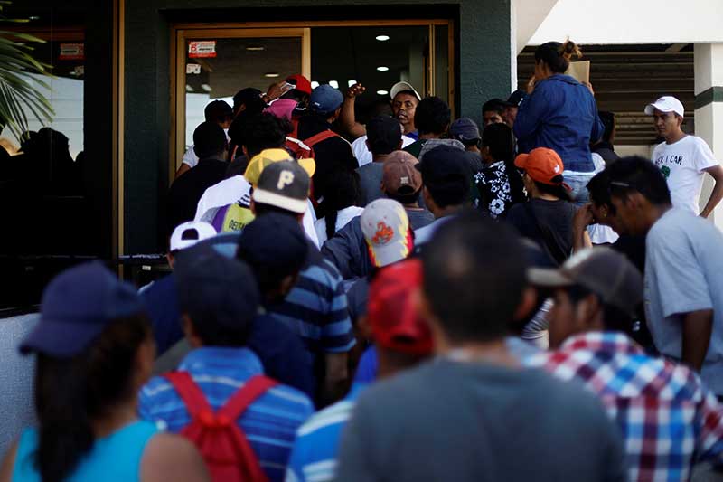 2018-04-25T010803Z_1_LYNXMPEE3O031_RTROPTP_4_USA-IMMIGRATION-CARAVAN.JPG