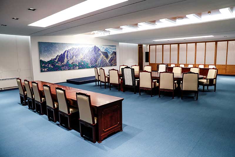 2018-04-25T042014Z_1_LYNXMPEE3O07O_RTROPTP_4_NORTHKOREA-SOUTHKOREA.JPG