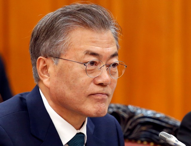 2018-04-26T022010Z_1_LYNXMPEE3P03S_RTROPTP_3_VIETNAM-SOUTHKOREA-MOON.JPG