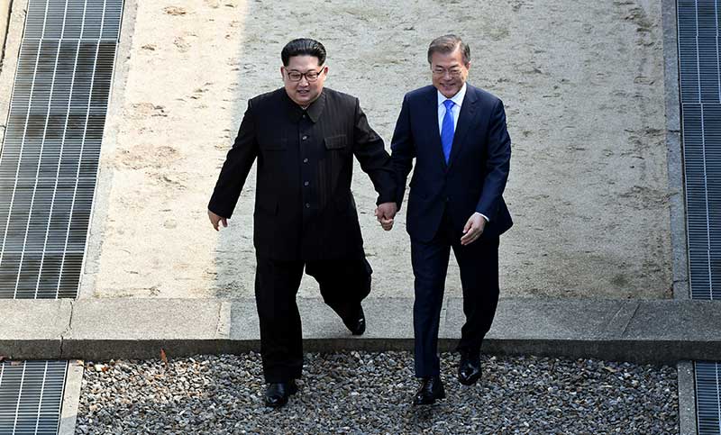 2018-04-27T015319Z_1_LYNXMPEE3Q03X_RTROPTP_4_NORTHKOREA-SOUTHKOREA-SUMMIT.JPG