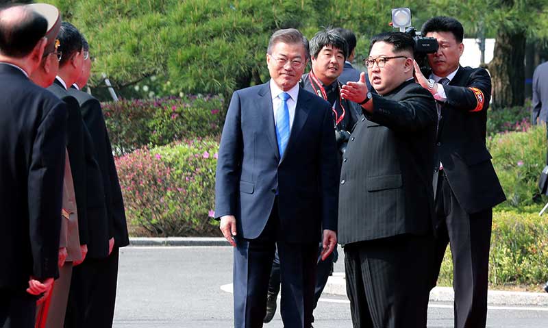 2018-04-27T015319Z_1_LYNXMPEE3Q03Z_RTROPTP_4_NORTHKOREA-SOUTHKOREA-SUMMIT.JPG