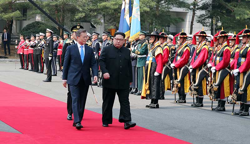 2018-04-27T015319Z_1_LYNXMPEE3Q042_RTROPTP_4_NORTHKOREA-SOUTHKOREA-SUMMIT.JPG