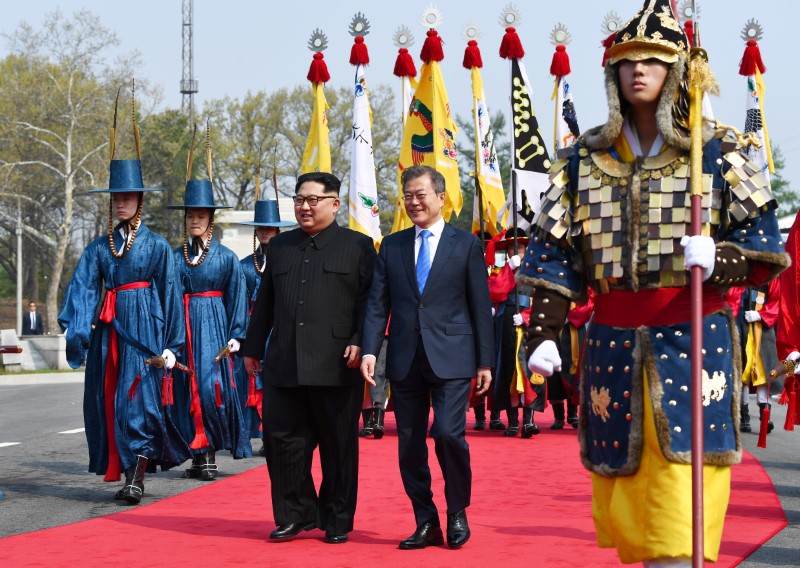 2018-04-27T032827Z_1_LYNXMPEE3Q07I_RTROPTP_3_NORTHKOREA-SOUTHKOREA-SUMMIT.JPG