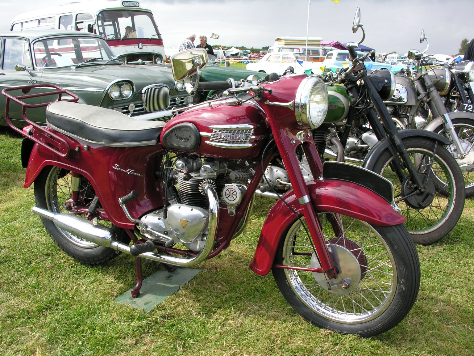 Triumph_Speed_Twin_motorcycle.thumb.jpg.6d3c1d5075eecdc763d960b53fe3c64b.jpg