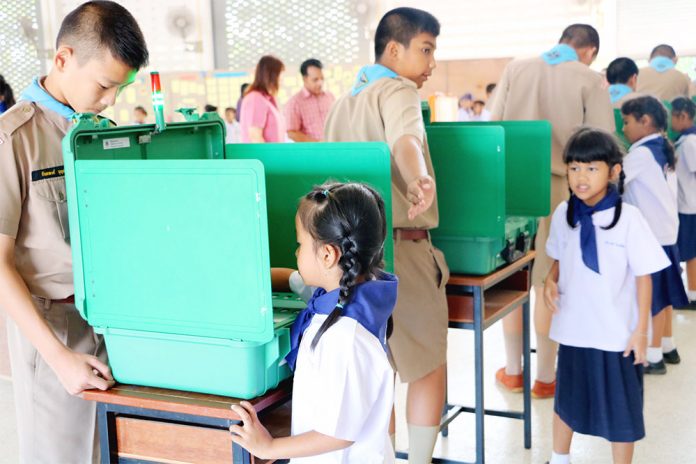 kidvoters-696x464.jpg