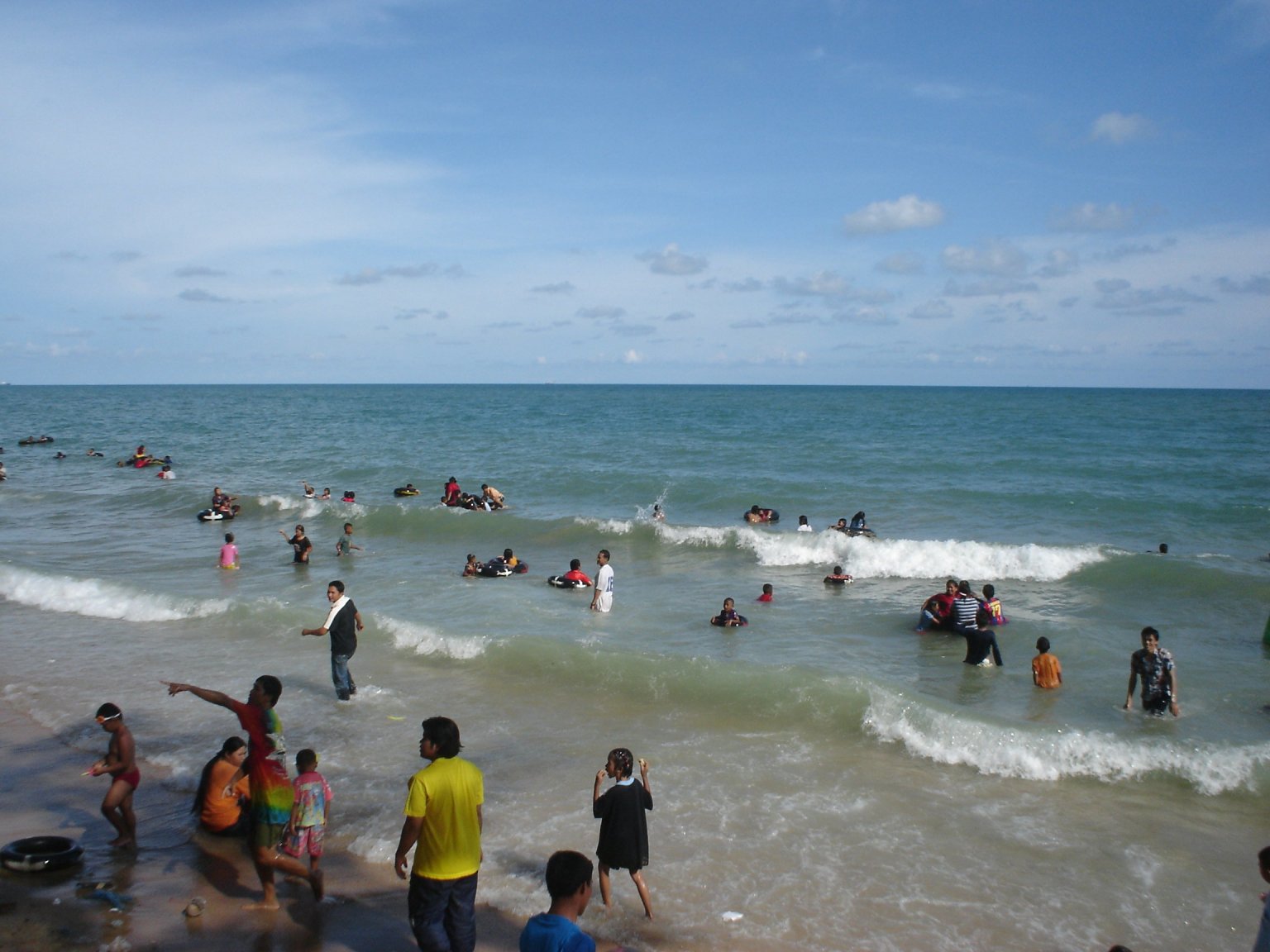 Rayong Bu  Songkran 2006 096.jpg
