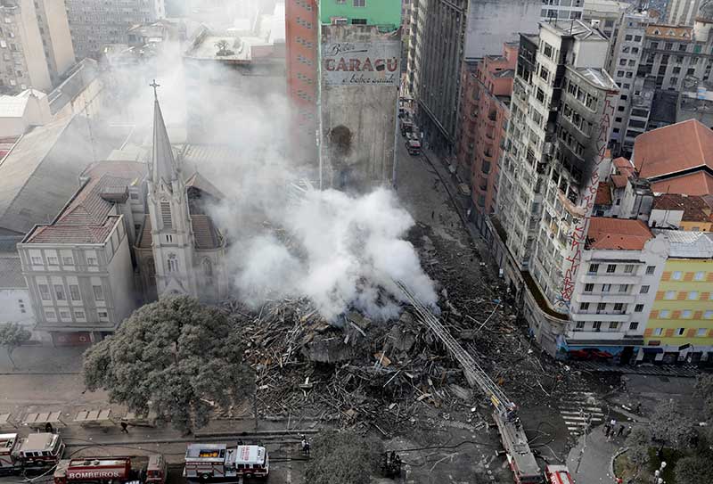 2018-05-01T175834Z_1_LYNXMPEE402I2_RTROPTP_4_BRAZIL-FIRE.JPG