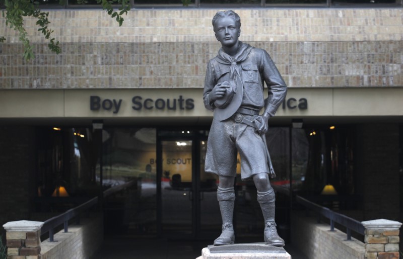 2018-05-03T074216Z_1_LYNXMPEE420CV_RTROPTP_3_USA-BOYSCOUTS-GAYS.JPG