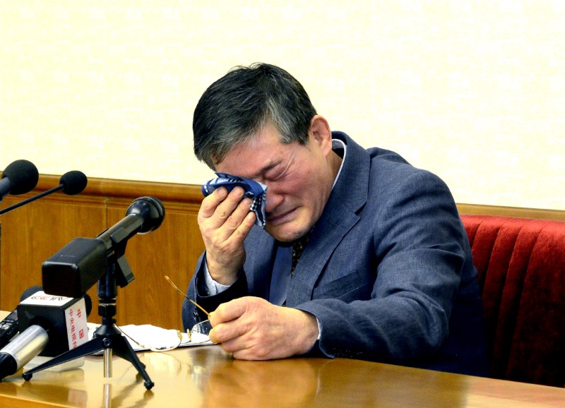 2018-05-03T173302Z_2_LYNXMPEE421GC_RTROPTP_3_USA-NORTHKOREA-DETAINEES.JPG